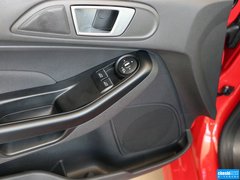 2013款 1.6T 手动 三门两厢版 ST