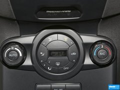 2013款 1.6T 手动 三门两厢版 ST
