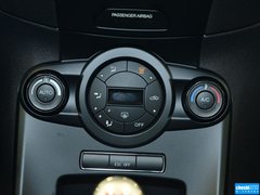 2013款 1.6T 手动 三门两厢版 ST
