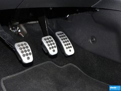 2013款 1.6T 手动 三门两厢版 ST