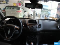 2013款 1.6T 手动 三门两厢版 ST