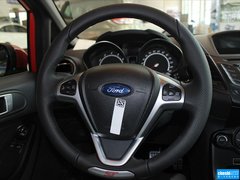 2013款 1.6T 手动 三门两厢版 ST