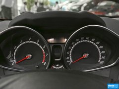 2013款 1.6T 手动 三门两厢版 ST
