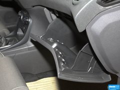 2013款 1.6T 手动 三门两厢版 ST