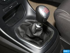 2013款 1.6T 手动 三门两厢版 ST