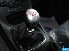 2013款 1.6T 手动 三门两厢版 ST