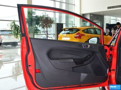 2013款 1.6T 手动 三门两厢版 ST