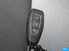 2013款 1.6T 手动 三门两厢版 ST