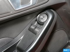 2013款 1.6T 手动 三门两厢版 ST