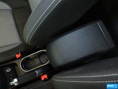 2013款 1.6T 手动 三门两厢版 ST