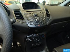 2013款 1.6T 手动 三门两厢版 ST