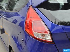 2013款 1.6T 手动 三门两厢版 ST