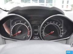 2013款 1.6T 手动 三门两厢版 ST
