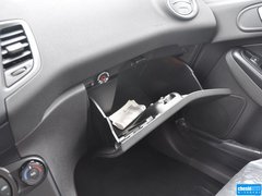 2013款 1.6T 手动 三门两厢版 ST