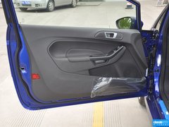 2013款 1.6T 手动 三门两厢版 ST