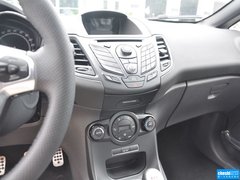 2013款 1.6T 手动 三门两厢版 ST
