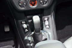2014款 1.6L 自动 尊贵版