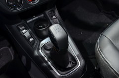 2014款 1.6L 自动 尊贵版