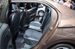2014款 1.6L 自动 尊贵版