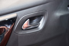 2014款 1.6L 自动 尊贵版