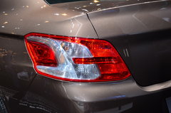 2014款 1.6L 自动 尊贵版