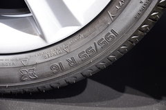 2014款 1.6L 自动 尊贵版