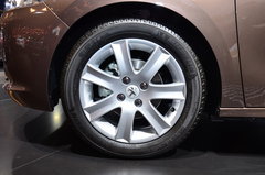 2014款 1.6L 自动 尊贵版