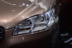 2014款 1.6L 自动 尊贵版