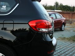 2012款 1.5T 手动 两驱精英型 5座