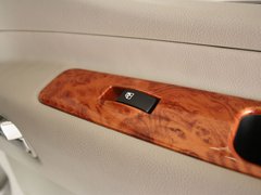 2012款 2.0T 手动 汽油公务型 7座
