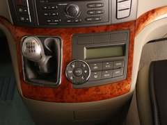 2012款 2.0T 手动 汽油公务型 7座