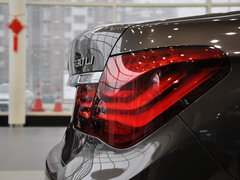 2013款 730Li 3.0L 领先型