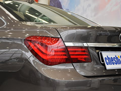 2013款 730Li 3.0L 领先型
