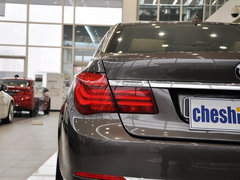 2013款 730Li 3.0L 领先型