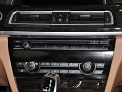 2013款 730Li 3.0L 领先型