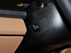 2013款 730Li 3.0L 领先型