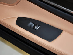 2013款 730Li 3.0L 领先型