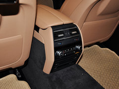 2013款 730Li 3.0L 领先型