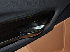 2013款 730Li 3.0L 领先型