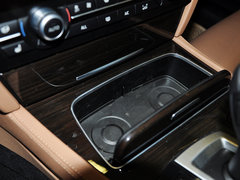 2013款 730Li 3.0L 领先型
