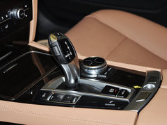 2013款 730Li 3.0L 领先型