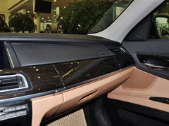 2013款 730Li 3.0L 领先型