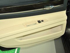 2013款 730Li 3.0L 豪华型