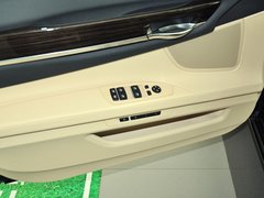 2013款 730Li 3.0L 豪华型
