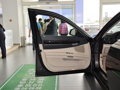 2013款 730Li 3.0L 豪华型