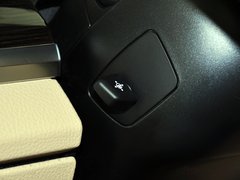 2013款 730Li 3.0L 豪华型