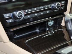 2013款 730Li 3.0L 豪华型