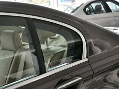 2013款 730Li 3.0L 豪华型