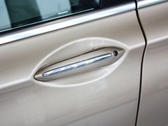 2013款 730Li 3.0L 豪华型