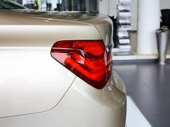 2013款 730Li 3.0L 豪华型